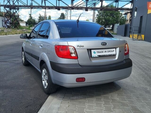 Серый Киа Рио, объемом двигателя 1.4 л и пробегом 224 тыс. км за 3500 $, фото 11 на Automoto.ua