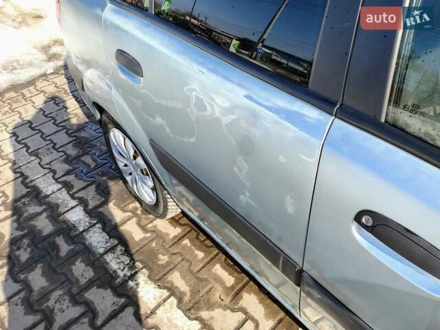 Серый Киа Рио, объемом двигателя 1.4 л и пробегом 236 тыс. км за 3300 $, фото 7 на Automoto.ua