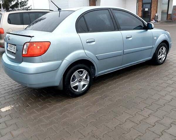 Серый Киа Рио, объемом двигателя 1.4 л и пробегом 224 тыс. км за 4900 $, фото 4 на Automoto.ua