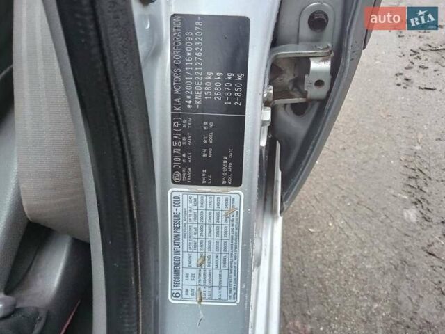 Серый Киа Рио, объемом двигателя 1.4 л и пробегом 247 тыс. км за 3700 $, фото 8 на Automoto.ua