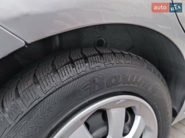 Серый Киа Рио, объемом двигателя 1.4 л и пробегом 94 тыс. км за 4900 $, фото 46 на Automoto.ua