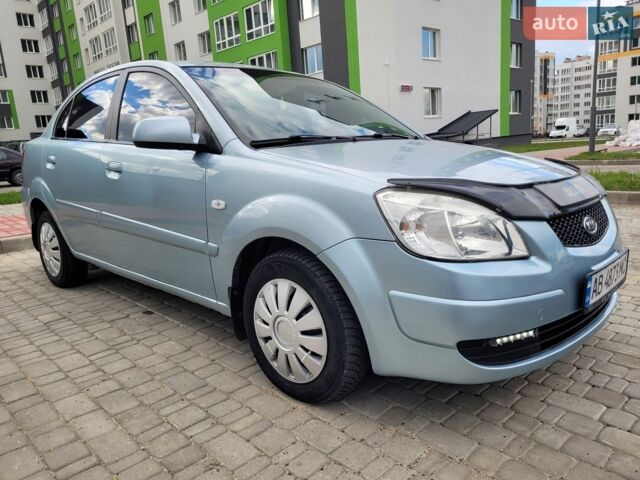 Серый Киа Рио, объемом двигателя 1.4 л и пробегом 230 тыс. км за 4999 $, фото 3 на Automoto.ua