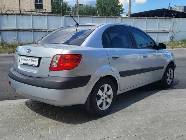 Серый Киа Рио, объемом двигателя 1.4 л и пробегом 224 тыс. км за 3487 $, фото 8 на Automoto.ua
