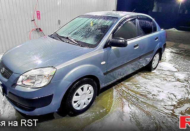 Серый Киа Рио, объемом двигателя 1.4 л и пробегом 198 тыс. км за 3950 $, фото 5 на Automoto.ua