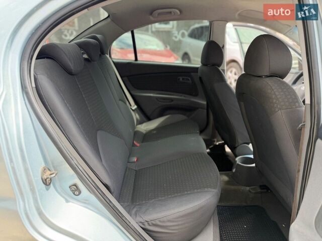 Сірий Кіа Ріо, об'ємом двигуна 1.4 л та пробігом 364 тис. км за 3299 $, фото 9 на Automoto.ua