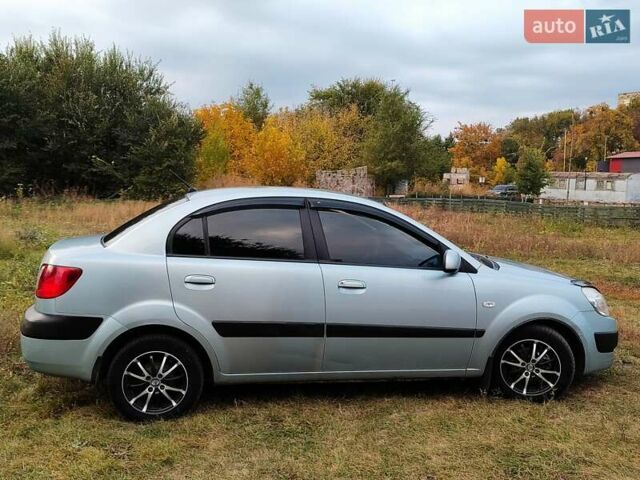 Серый Киа Рио, объемом двигателя 1.4 л и пробегом 176 тыс. км за 4600 $, фото 11 на Automoto.ua