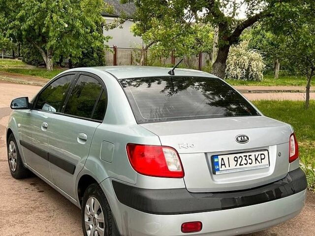 Сірий Кіа Ріо, об'ємом двигуна 1.4 л та пробігом 364 тис. км за 3299 $, фото 16 на Automoto.ua