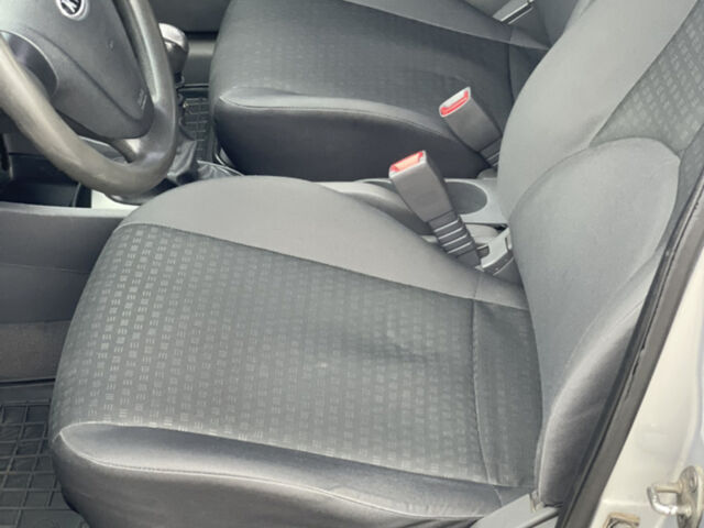 Серый Киа Рио, объемом двигателя 1.4 л и пробегом 272 тыс. км за 3400 $, фото 15 на Automoto.ua