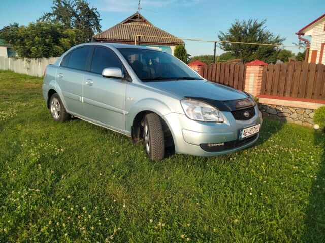 Сірий Кіа Ріо, об'ємом двигуна 1.4 л та пробігом 230 тис. км за 5200 $, фото 7 на Automoto.ua
