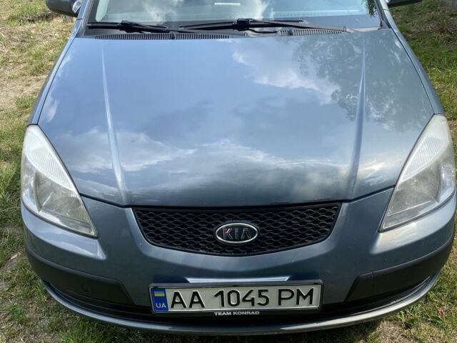 Серый Киа Рио, объемом двигателя 1.5 л и пробегом 137 тыс. км за 4500 $, фото 1 на Automoto.ua