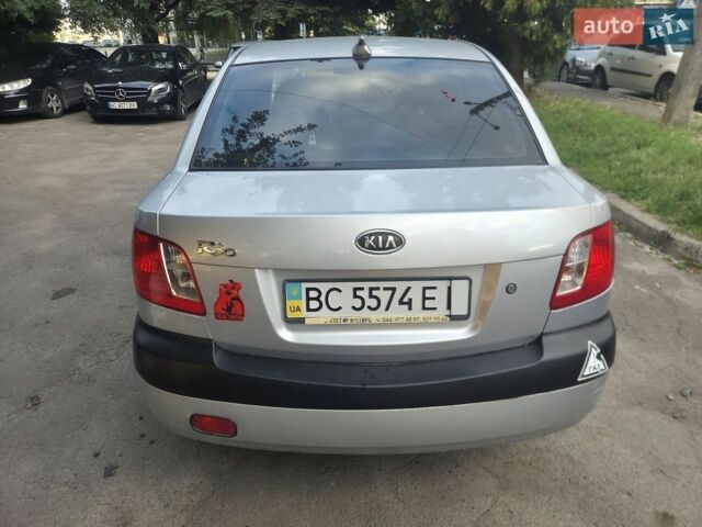 Серый Киа Рио, объемом двигателя 1.4 л и пробегом 306 тыс. км за 2700 $, фото 10 на Automoto.ua