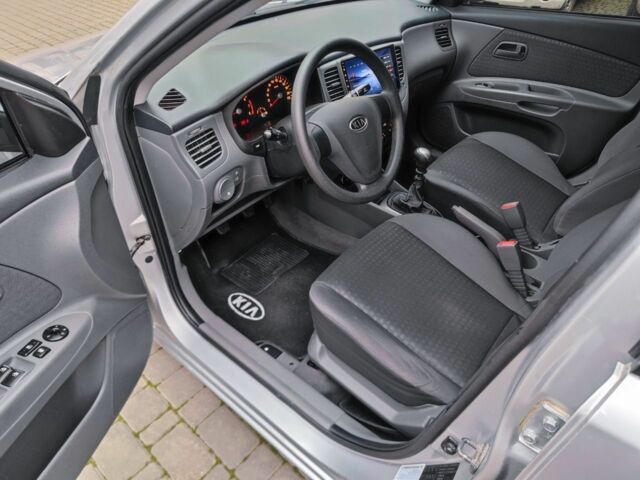 Сірий Кіа Ріо, об'ємом двигуна 1.4 л та пробігом 94 тис. км за 4900 $, фото 15 на Automoto.ua