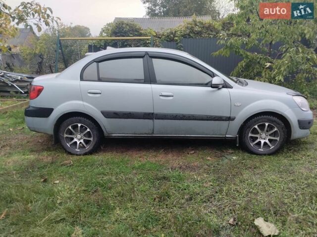 Сірий Кіа Ріо, об'ємом двигуна 1.4 л та пробігом 177 тис. км за 3500 $, фото 2 на Automoto.ua