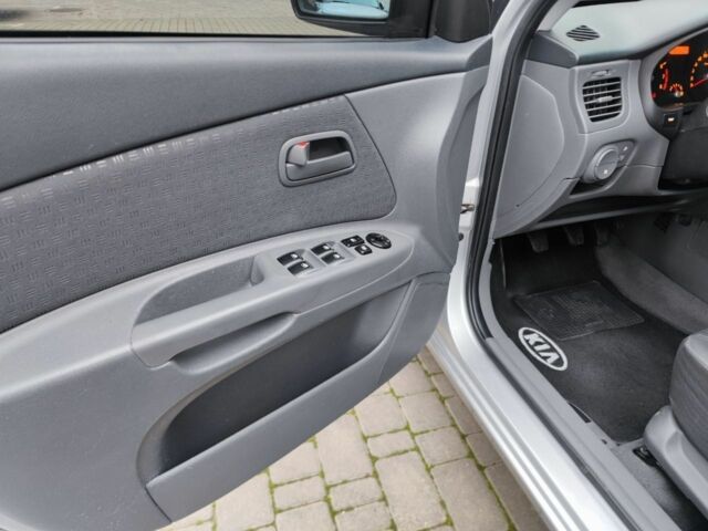 Сірий Кіа Ріо, об'ємом двигуна 1.4 л та пробігом 94 тис. км за 4900 $, фото 17 на Automoto.ua