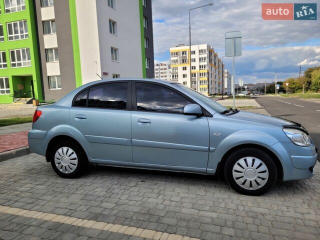 Серый Киа Рио, объемом двигателя 1.4 л и пробегом 230 тыс. км за 4999 $, фото 20 на Automoto.ua