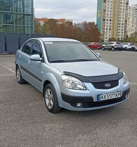 Серый Киа Рио, объемом двигателя 1.4 л и пробегом 240 тыс. км за 4800 $, фото 8 на Automoto.ua