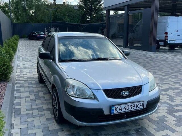 Сірий Кіа Ріо, об'ємом двигуна 1.4 л та пробігом 218 тис. км за 4500 $, фото 3 на Automoto.ua
