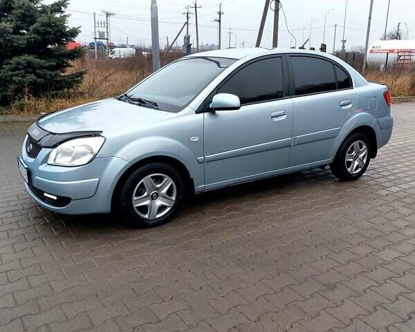 Серый Киа Рио, объемом двигателя 1.4 л и пробегом 224 тыс. км за 4900 $, фото 3 на Automoto.ua