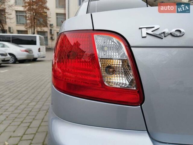 Серый Киа Рио, объемом двигателя 1.4 л и пробегом 94 тыс. км за 4900 $, фото 20 на Automoto.ua