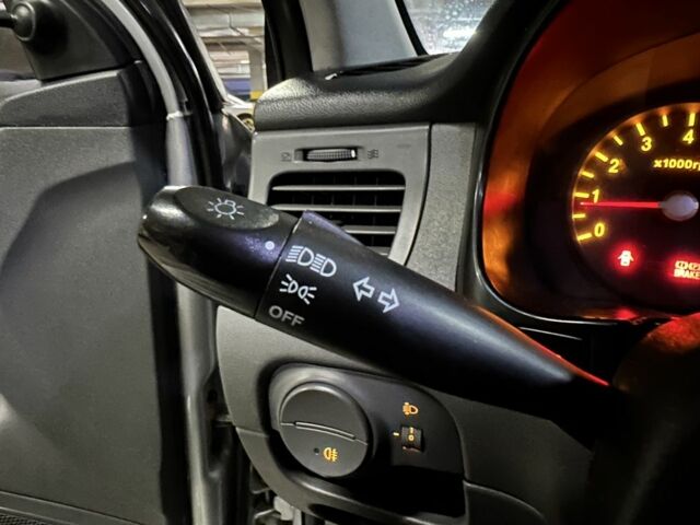 Серый Киа Рио, объемом двигателя 1.4 л и пробегом 220 тыс. км за 3700 $, фото 19 на Automoto.ua