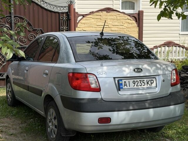 Серый Киа Рио, объемом двигателя 1.4 л и пробегом 250 тыс. км за 3299 $, фото 1 на Automoto.ua