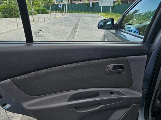 Серый Киа Рио, объемом двигателя 1.3 л и пробегом 160 тыс. км за 4300 $, фото 20 на Automoto.ua