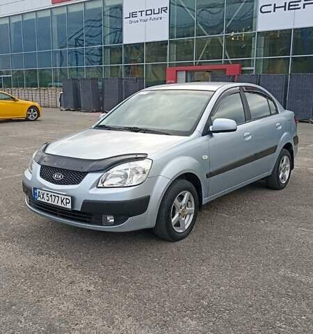 Серый Киа Рио, объемом двигателя 1.4 л и пробегом 240 тыс. км за 4800 $, фото 9 на Automoto.ua
