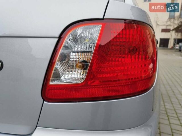 Серый Киа Рио, объемом двигателя 1.4 л и пробегом 94 тыс. км за 4900 $, фото 21 на Automoto.ua