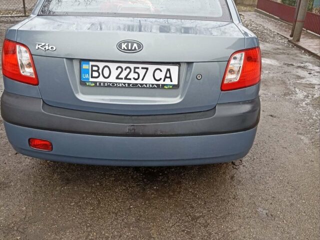 Сірий Кіа Ріо, об'ємом двигуна 1.4 л та пробігом 138 тис. км за 5650 $, фото 1 на Automoto.ua