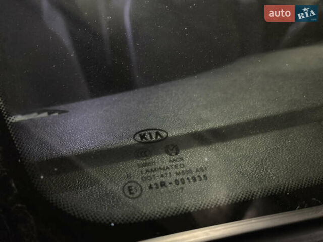 Сірий Кіа Ріо, об'ємом двигуна 1.4 л та пробігом 220 тис. км за 3700 $, фото 36 на Automoto.ua