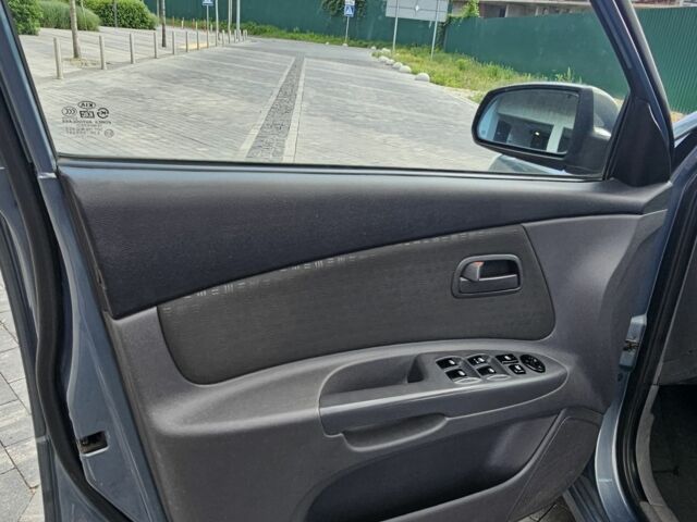 Серый Киа Рио, объемом двигателя 1.3 л и пробегом 160 тыс. км за 4300 $, фото 14 на Automoto.ua