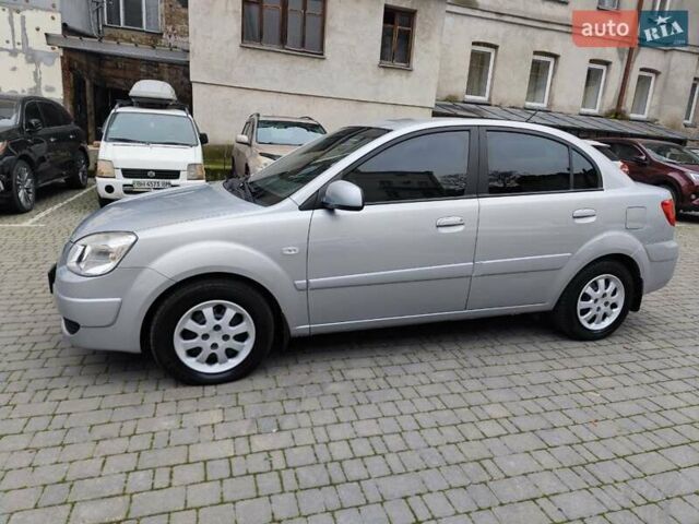Серый Киа Рио, объемом двигателя 1.4 л и пробегом 94 тыс. км за 4900 $, фото 2 на Automoto.ua
