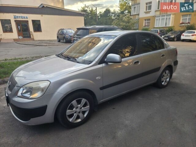 Серый Киа Рио, объемом двигателя 1.4 л и пробегом 306 тыс. км за 2700 $, фото 4 на Automoto.ua