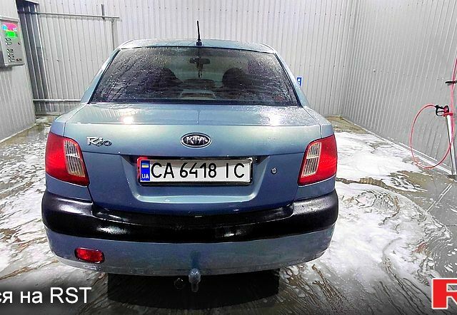 Серый Киа Рио, объемом двигателя 1.4 л и пробегом 198 тыс. км за 3950 $, фото 1 на Automoto.ua