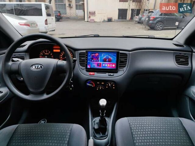 Серый Киа Рио, объемом двигателя 1.4 л и пробегом 94 тыс. км за 4900 $, фото 35 на Automoto.ua