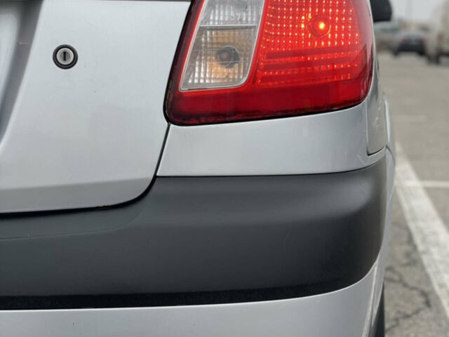 Сірий Кіа Ріо, об'ємом двигуна 1.4 л та пробігом 272 тис. км за 3400 $, фото 9 на Automoto.ua