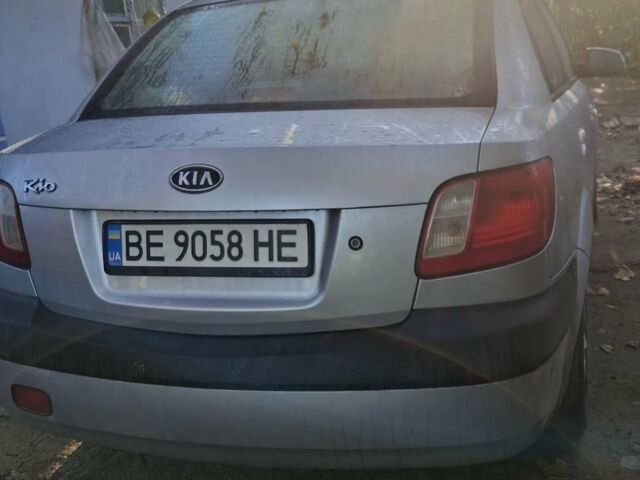 Серый Киа Рио, объемом двигателя 1.4 л и пробегом 280 тыс. км за 3700 $, фото 1 на Automoto.ua