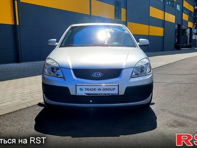 Сірий Кіа Ріо, об'ємом двигуна 1.4 л та пробігом 224 тис. км за 3500 $, фото 3 на Automoto.ua