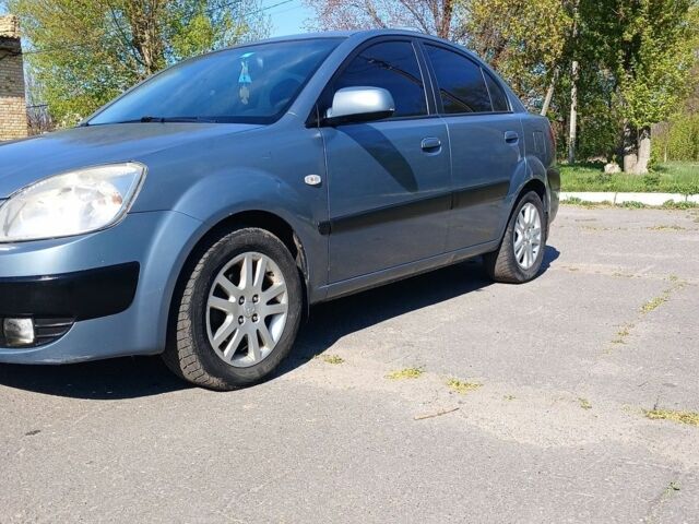 Сірий Кіа Ріо, об'ємом двигуна 1.5 л та пробігом 290 тис. км за 4600 $, фото 1 на Automoto.ua