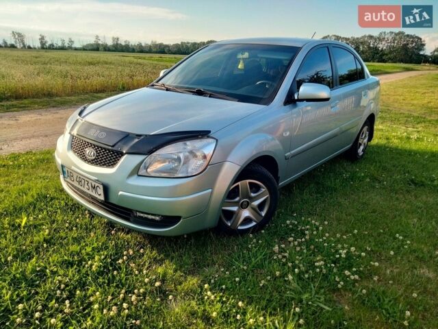 Серый Киа Рио, объемом двигателя 1.4 л и пробегом 230 тыс. км за 5200 $, фото 1 на Automoto.ua