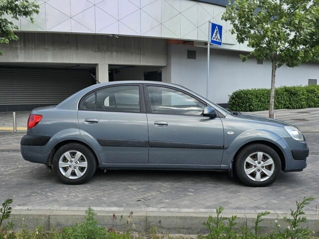 Серый Киа Рио, объемом двигателя 1.3 л и пробегом 160 тыс. км за 4300 $, фото 4 на Automoto.ua