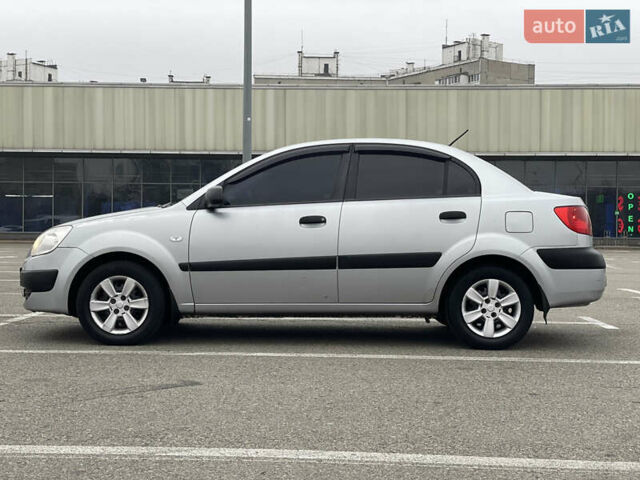 Серый Киа Рио, объемом двигателя 1.4 л и пробегом 272 тыс. км за 3400 $, фото 9 на Automoto.ua