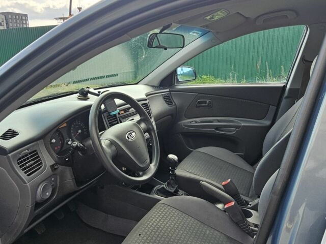 Серый Киа Рио, объемом двигателя 1.3 л и пробегом 160 тыс. км за 4300 $, фото 13 на Automoto.ua