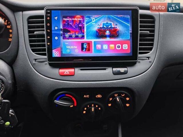 Серый Киа Рио, объемом двигателя 1.4 л и пробегом 94 тыс. км за 4900 $, фото 33 на Automoto.ua