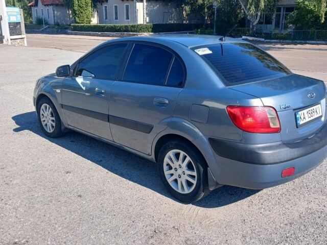 Серый Киа Рио, объемом двигателя 0 л и пробегом 280 тыс. км за 4308 $, фото 2 на Automoto.ua