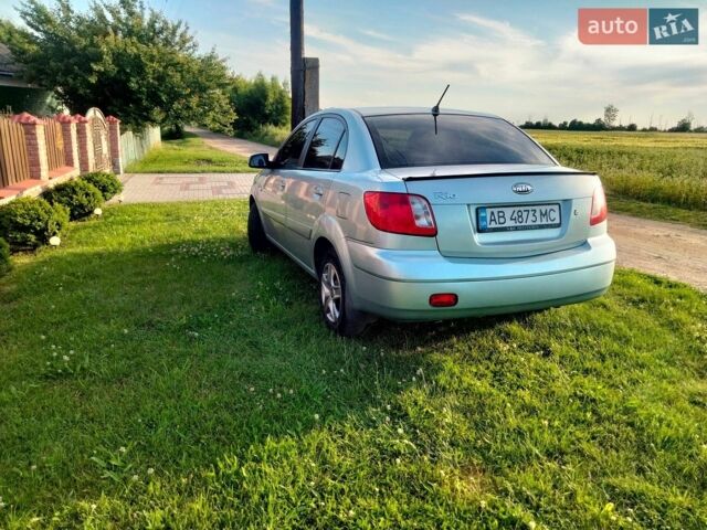 Серый Киа Рио, объемом двигателя 1.4 л и пробегом 230 тыс. км за 5200 $, фото 3 на Automoto.ua