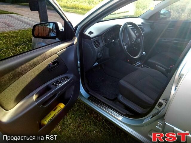 Сірий Кіа Ріо, об'ємом двигуна 1.4 л та пробігом 230 тис. км за 5200 $, фото 8 на Automoto.ua