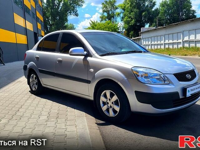 Сірий Кіа Ріо, об'ємом двигуна 1.4 л та пробігом 224 тис. км за 3500 $, фото 4 на Automoto.ua