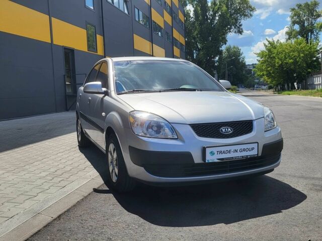 Серый Киа Рио, объемом двигателя 1.4 л и пробегом 224 тыс. км за 3487 $, фото 5 на Automoto.ua