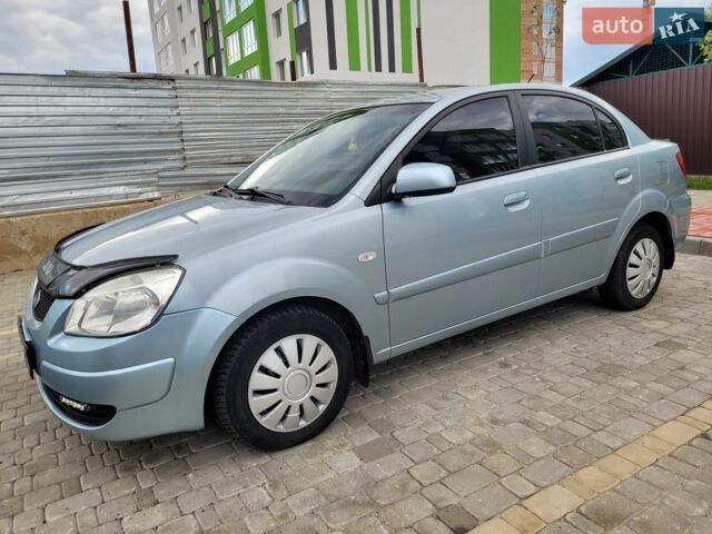 Серый Киа Рио, объемом двигателя 1.4 л и пробегом 230 тыс. км за 4999 $, фото 5 на Automoto.ua